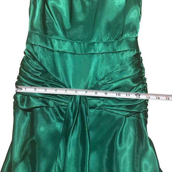 Faviana New York Emerald Green Long Satin Gown Prom/Black Tie/Formal- Size 3/4 - Picture 8 of 12